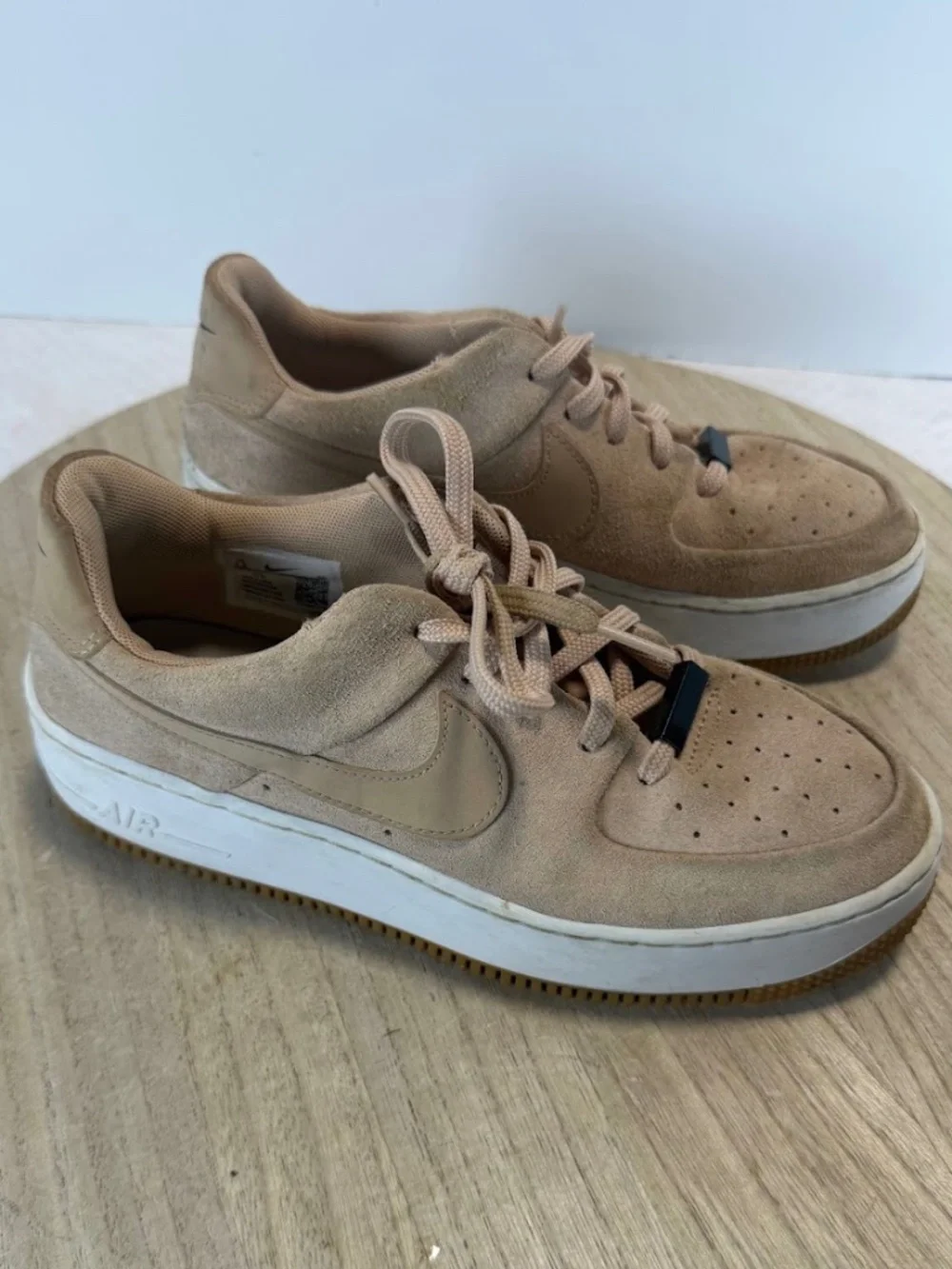 Nike Air Force 1 '07 LV8 Suede Tan Gum AR5339-203 Men's 7.5 Women's 9